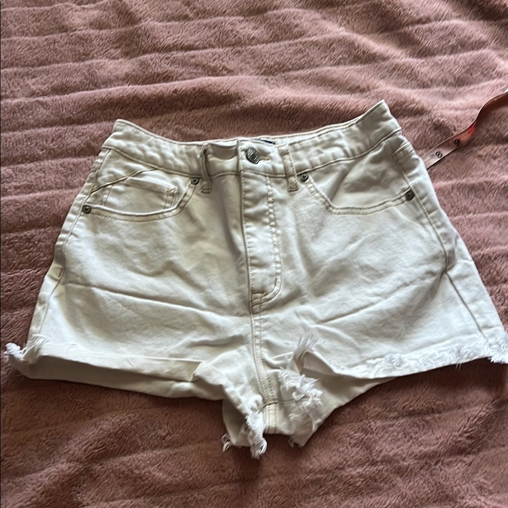 Scoop NYC White Jean Shorts with Frayed Hem